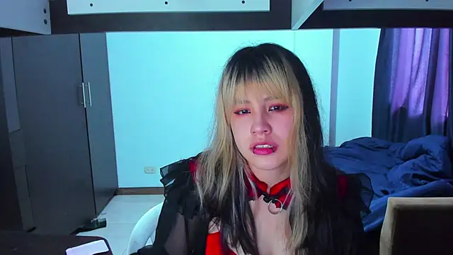 Snapshot of Akane-Mou chatting on 01.11.25 Akane-Mou online show from 01.11.25