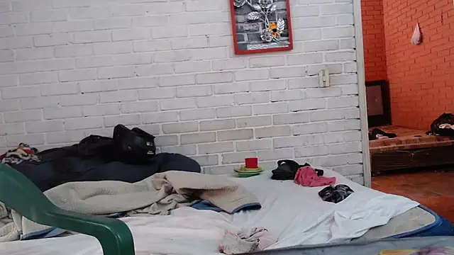 Snapshot of valeriaswang_Lucas chatting on 02.04.26 valeriaswang Lucas online show from 02.04.26