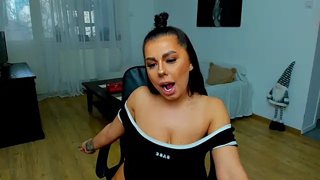 Snapshot of Anna_grayy1 chatting on 12.10.24 Anna grayy1 online show from 12.10.24