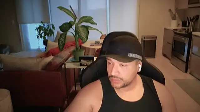 HungandThickLatin online show from 09.29.25