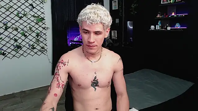 Snapshot of andybxby chatting on 01.31.25 andybxby online show from 01.31.25