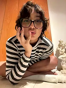 aurora xoxo online show from 09.20.25