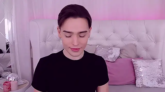 Snapshot of RobbyCharming chatting on 01.24.25 RobbyCharming online show from 01.24.25