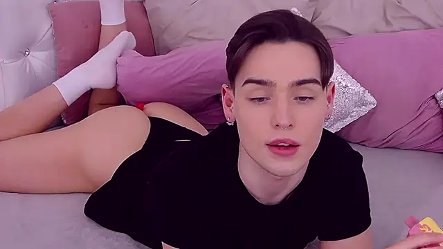 Snapshot of RobbyCharming chatting on 01.25.25 RobbyCharming online show from 01.25.25