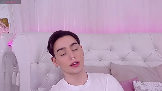 Snapshot of RobbyCharming chatting on 02.02.25 RobbyCharming online show from 02.02.25