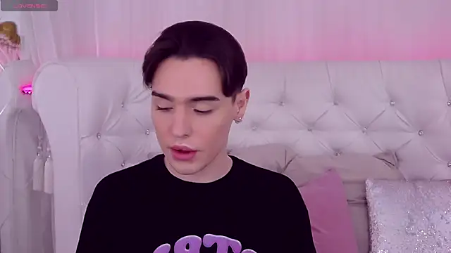 Snapshot of RobbyCharming chatting on 02.03.25 RobbyCharming online show from 02.03.25