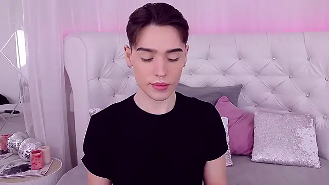 Snapshot of RobbyCharming chatting on 03.03.25 RobbyCharming online show from 03.03.25