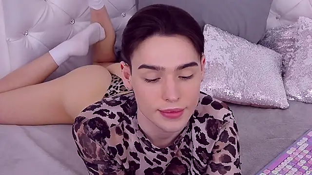 Snapshot of RobbyCharming chatting on 03.09.25 RobbyCharming online show from 03.09.25