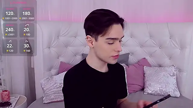 Snapshot of RobbyCharming chatting on 03.16.25 RobbyCharming online show from 03.16.25