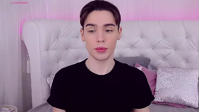 Snapshot of RobbyCharming chatting on 03.23.25 RobbyCharming online show from 03.23.25