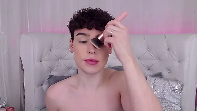 Snapshot of RobbyCharming chatting on 10.15.25 RobbyCharming online show from 10.15.25