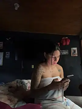 Snapshot of charlotte_stevenss_ chatting on 10.15.25 charlotte stevenss online show from 10.15.25