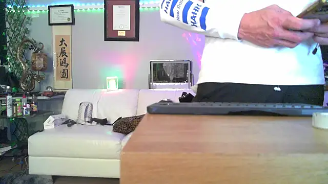 OSIRlS online show from 10.18.25