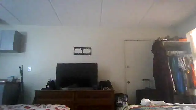 Snapshot of MrandMrs_Reigns chatting on 09.30.25 MrandMrs Reigns online show from 09.30.25