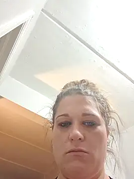 Snapshot of MrandMrs_Reigns chatting on 11.14.25 MrandMrs Reigns online show from 11.14.25