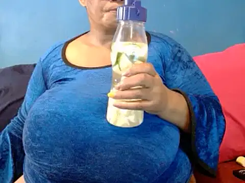 CUTEFIRMMELONSS online show from 03.05.25