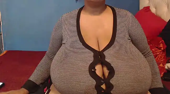 CUTEFIRMMELONSS online show from 03.11.25