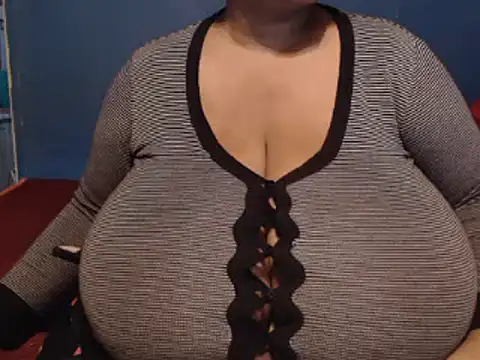 CUTEFIRMMELONSS online show from 03.11.25