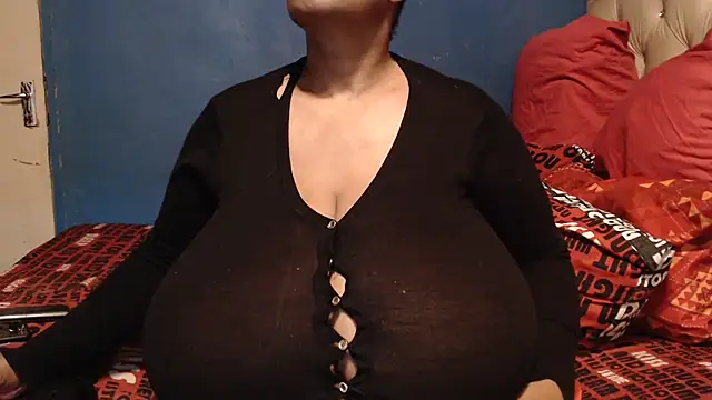 CUTEFIRMMELONSS online show from 10.24.25