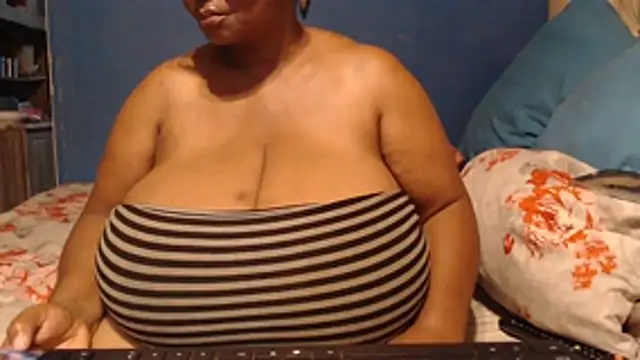 CUTEFIRMMELONSS online show from 02.02.26