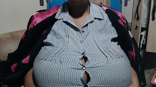 CUTEFIRMMELONSS online show from 07.10.26