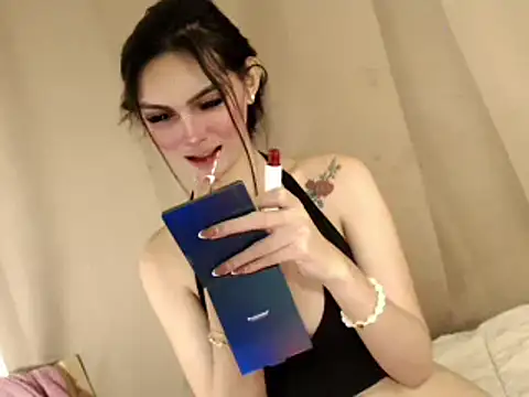 Snapshot of ehotlovea_ chatting on 03.13.25 ehotlovea online show from 03.13.25