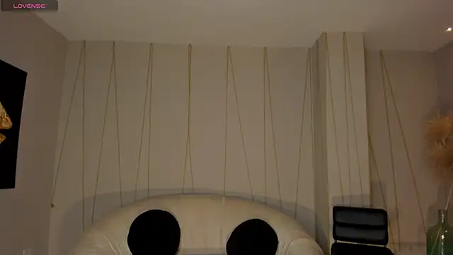 Snapshot of MariamRivera_ chatting on 12.18.24 MariamRivera online show from 12.18.24