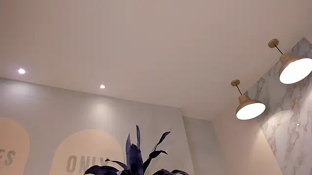 Snapshot of MariamRivera_ chatting on 02.18.25 MariamRivera online show from 02.18.25