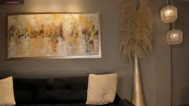 Snapshot of MariamRivera_ chatting on 02.20.25 MariamRivera online show from 02.20.25