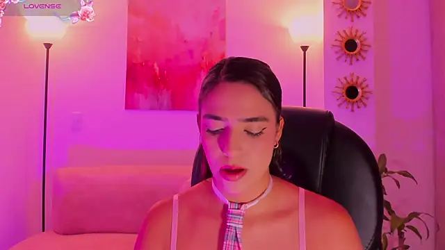 Snapshot of MariamRivera_ chatting on 09.26.25 MariamRivera online show from 09.26.25