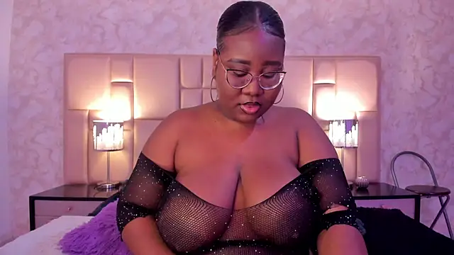 Snapshot of Darnellqueen chatting on 01.22.25 Darnellqueen online show from 01.22.25