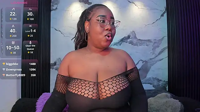 Snapshot of Darnellqueen chatting on 04.23.26 Darnellqueen online show from 04.23.26