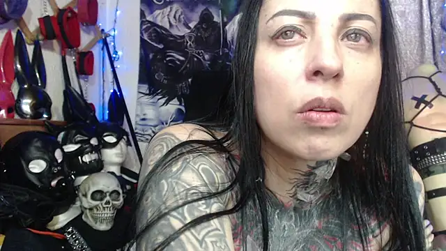 Snapshot of Astartexxx chatting on 11.05.25 Astartexxx online show from 11.05.25