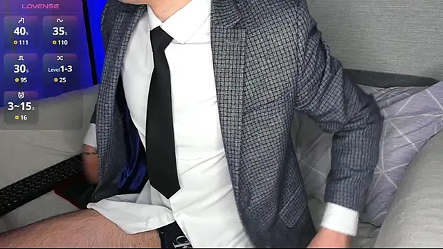 Snapshot of maxboy4 chatting on 01.04.25 maxboy4 online show from 01.04.25