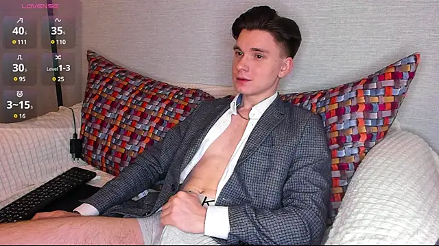 Snapshot of maxboy4 chatting on 02.02.25 maxboy4 online show from 02.02.25