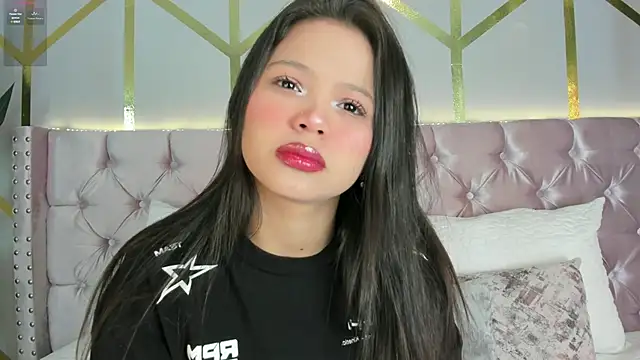 Snapshot of candy_beck chatting on 12.06.24 candy beck online show from 12.06.24