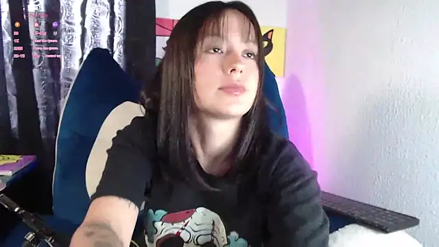 Snapshot of it_l chatting on 04.10.26 it l online show from 04.10.26