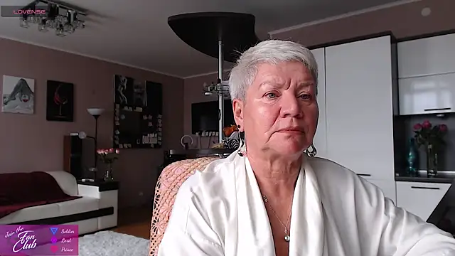 roxana brooks online show from 08.04.26