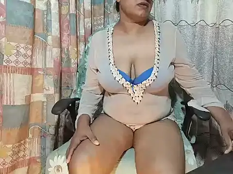 Snapshot of shani-akki chatting on 12.19.24 shani-akki online show from 12.19.24