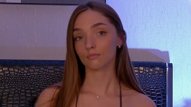 VirginieCruz online show from 03.07.25