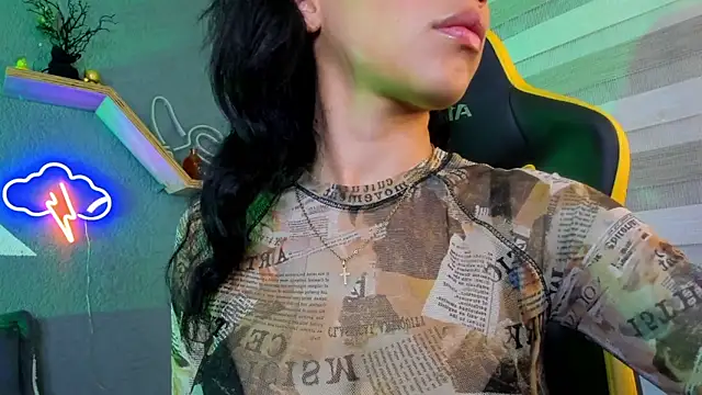 Snapshot of Marcelinee__ chatting on 01.27.25 Marcelinee online show from 01.27.25