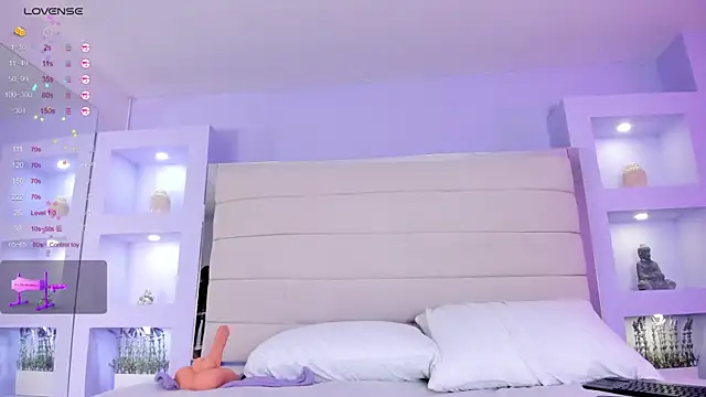 Isabella Daniell online show from 09.16.25