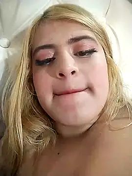 Snapshot of bella_star21 chatting on 01.22.25 bella star21 online show from 01.22.25