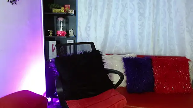 Karina Yang online show from 01.15.25