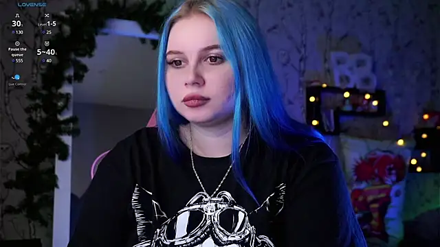 Moon Valkyrie online show from 01.22.25