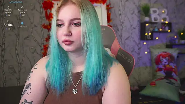 Moon Valkyrie online show from 10.03.25