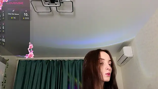 Snapshot of Silver_rains chatting on 12.17.24 Silver rains online show from 12.17.24