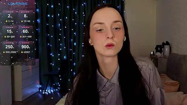 Snapshot of Silver_rains chatting on 03.03.25 Silver rains online show from 03.03.25