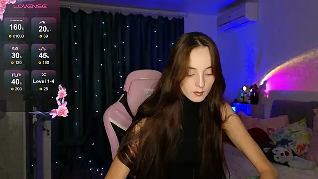 Snapshot of Silver_rains chatting on 10.19.25 Silver rains online show from 10.19.25