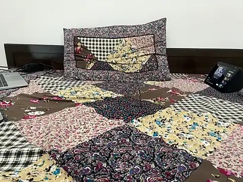 debu46 online show from 10.16.25